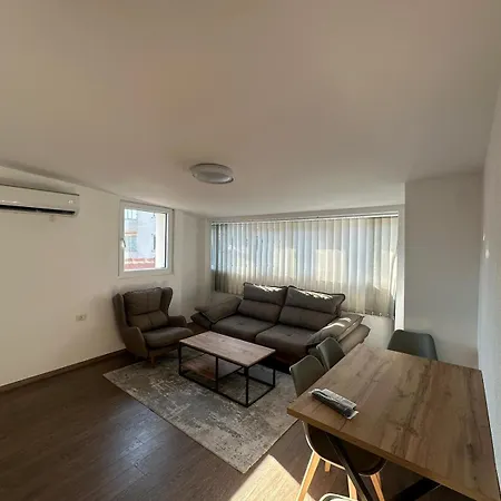 Platinum Apartment *